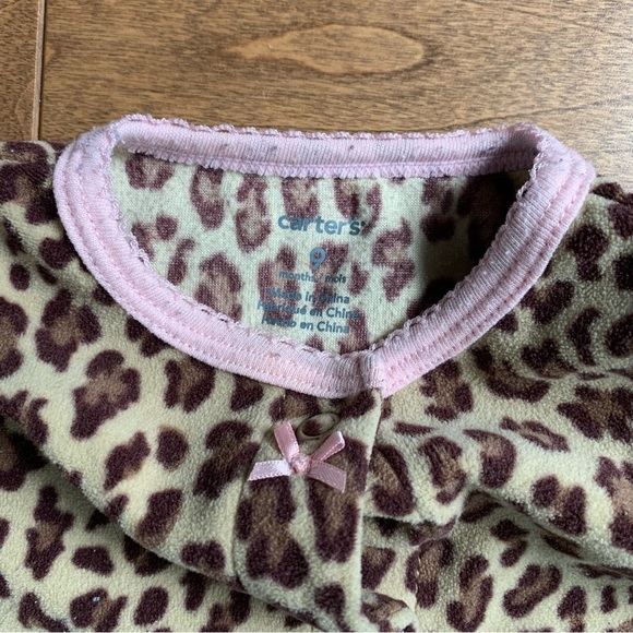 3/$10 CARTERS Baby girl fleece pyjamas 9m - Picture 3 of 4